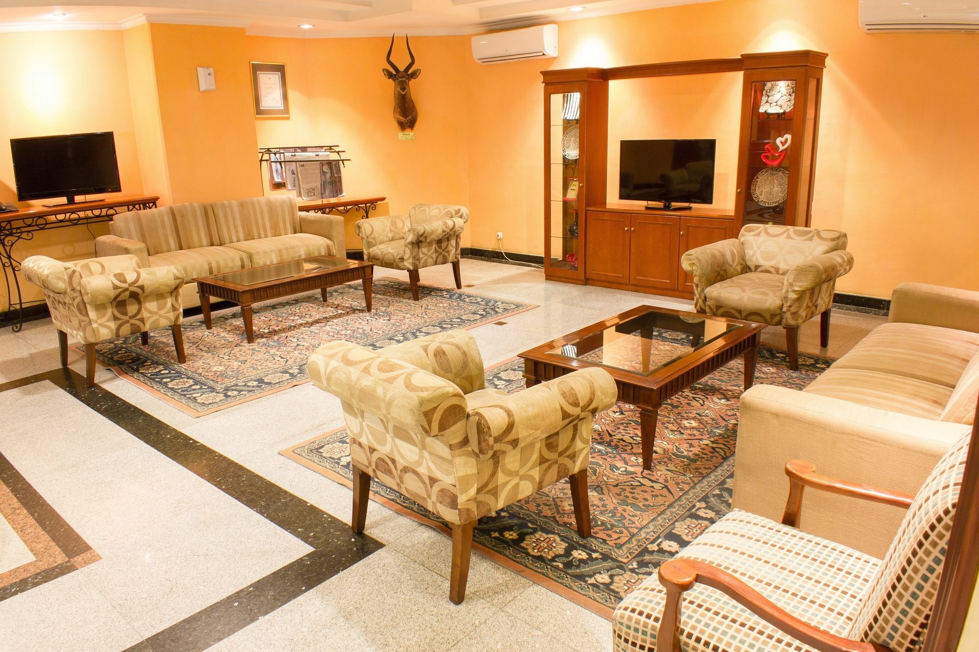Travellers Suites Serviced Apartments Medan Exterior foto